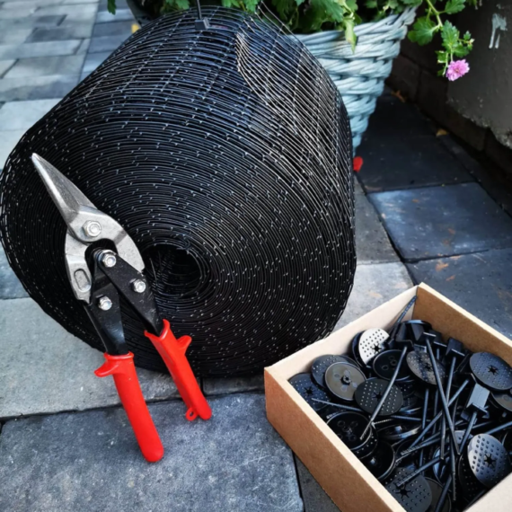 30m Black Galvanised PVC-Coated Wire Mesh for Solar Pest Control Proofing