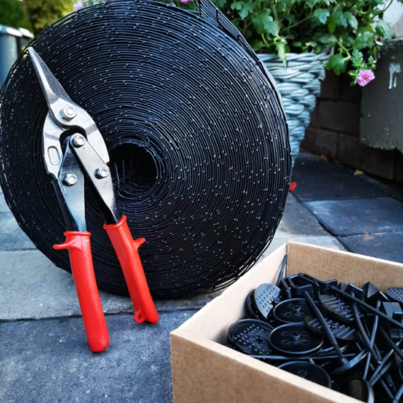 30m Black Galvanised PVC-Coated Wire Mesh for Solar Pest Control Proofing